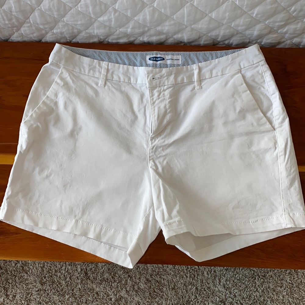 Old Navy Everyday Short 12